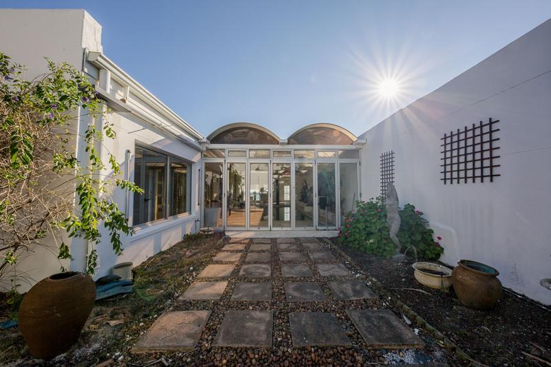 5 Bedroom Property for Sale in Bloubergstrand Western Cape